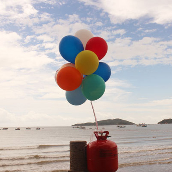 福建公司旅游-海边充氦气球